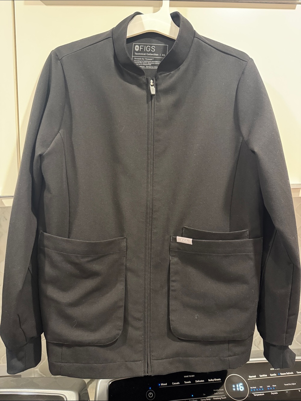 FIGS Women’s Scrub Jacket NWOT